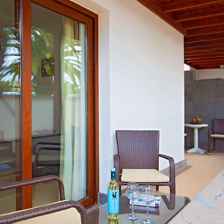 Iris Puerto Calero Exterior foto
